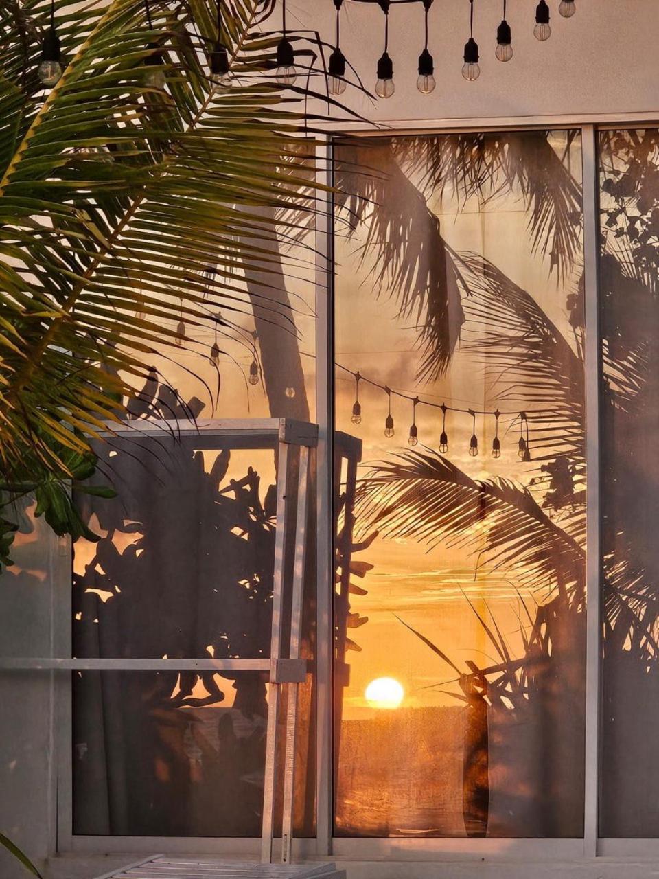 The Sunset Villa ディフューシ エクステリア 写真